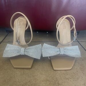 SCHUTZ Mila Napa Leather Rhinestone Bow Heel  SZ 11B
